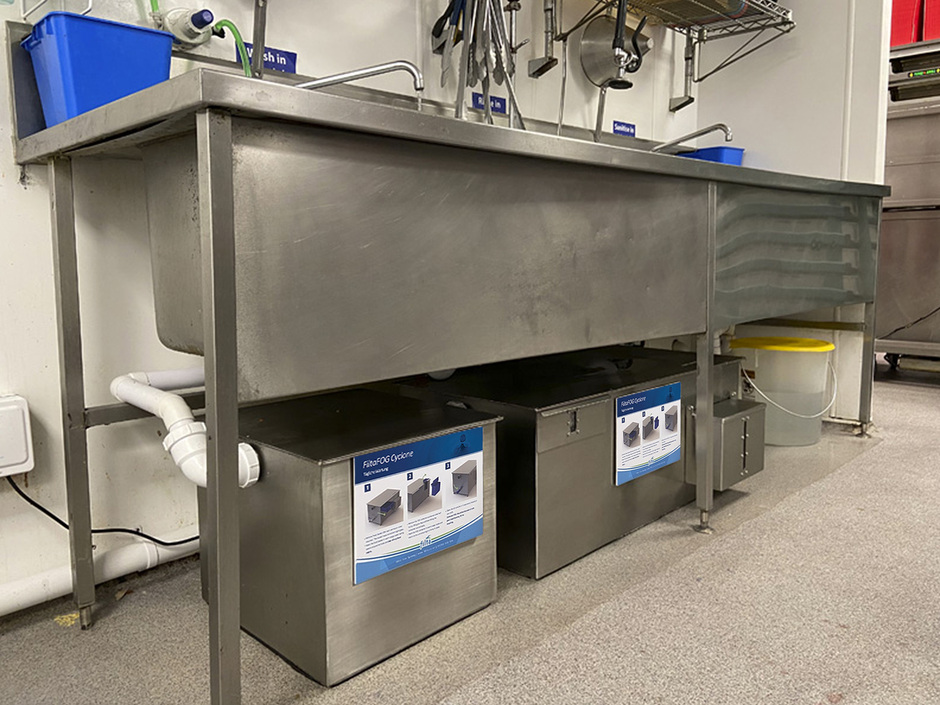 Fettabscheider mit acht Hydrozyklonen Fettabscheider mit acht Hydrozyklonen