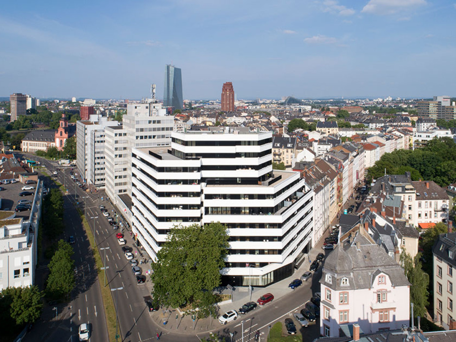 Brand- und Schallschutz mit Mineralwolle in einem Hochhaus