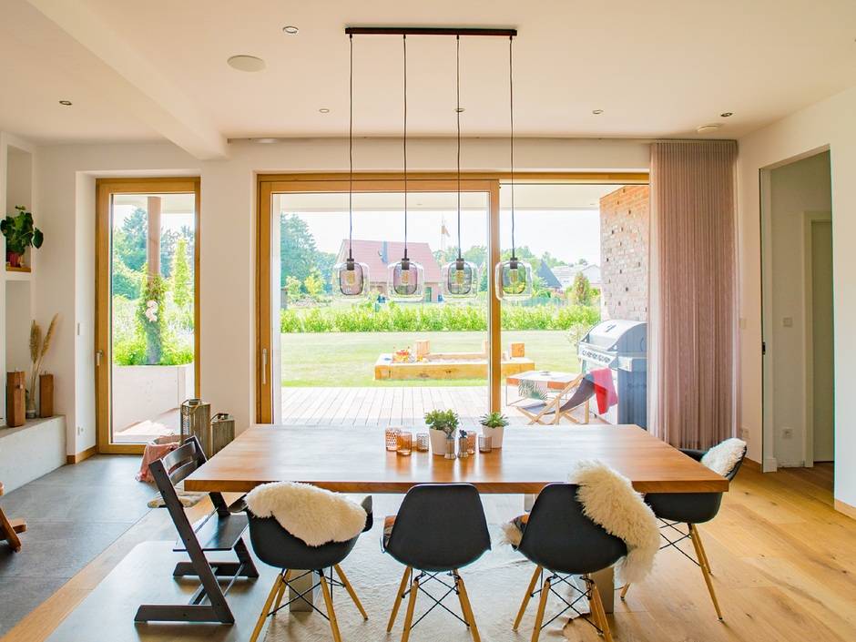 Hoher Wohnwert, beste Ökobilanz und nachhaltig wie kein anderes Material: Holzfenster haben Konjunktur – im Neubau wie bei der Sanierung.