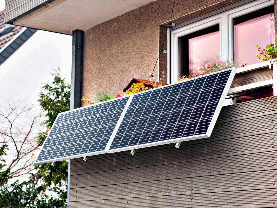 Solarpaket 1: Fünf Vorteile für Betreiber von Balkonkraftwerken Solarpaket 1: Fünf Vorteile für Betreiber von Balkonkraftwerken
