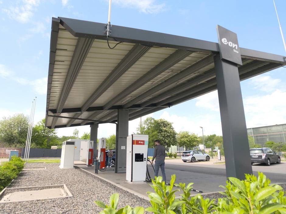 E.ON bestellt 4.500 Schnellladesäulen E.ON bestellt 4.500 Schnellladesäulen
