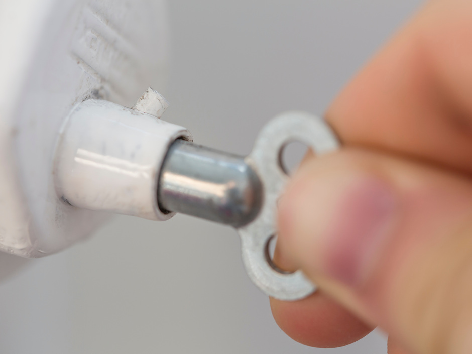 So entlüften Sie die Heizung richtig: 4 Tipps So entlüften Sie die Heizung richtig: 4 Tipps