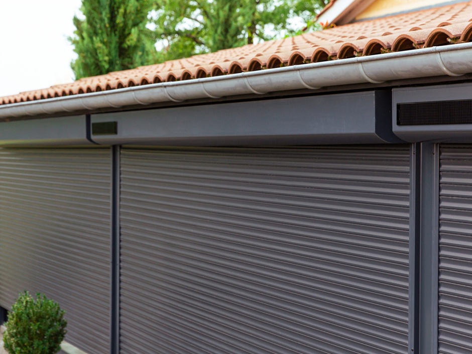 Mit dem flüsterleisen RS100 Solar io können Fachbetriebe ihren Kunden eine unkomplizierte, saubere und leicht nachrüstbare Smart-Home-Ready-Lösung anbieten.