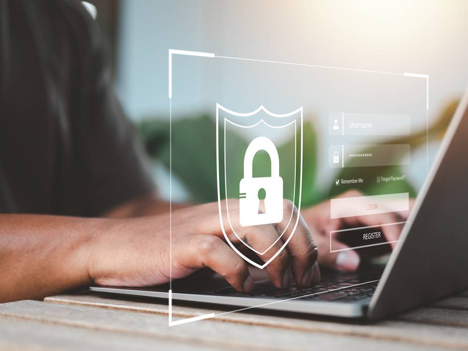 Cyberversicherung fürs Handwerk: Lohnt sich das? Cyberversicherung fürs Handwerk: Lohnt sich das?
