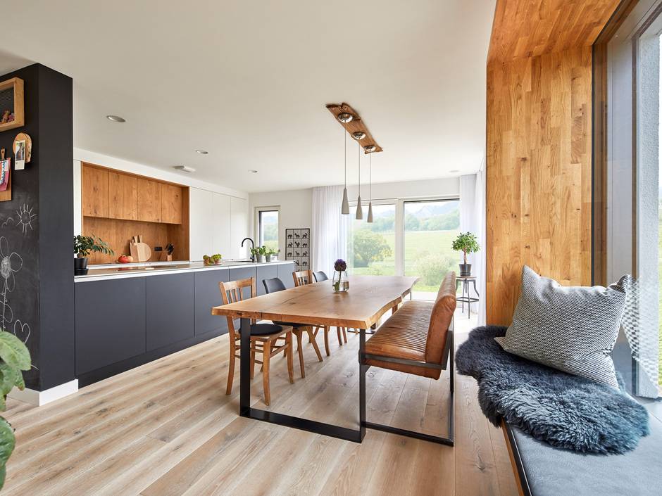 Moderne Küchen erfüllen vielfältige Aufgaben und bilden den Mittelpunkt des Familienlebens