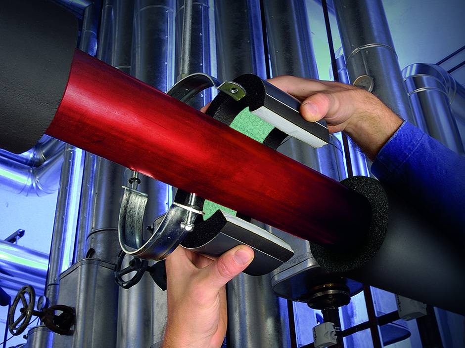 Der ArmaFix Rohrträger erfüllt die Anforderungen der DIN 4140 und sorgt für eine sichere und montagefreundliche thermische Entkopplung im Befestigungsbereich