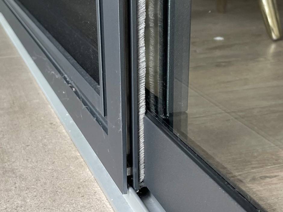 Fliegengitter-Schiebetür von TS Aluminium