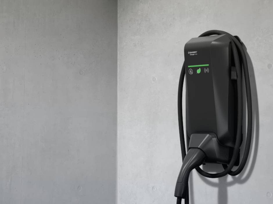 Solarwatt startet Auslieferung der bidirektionalen Wallbox