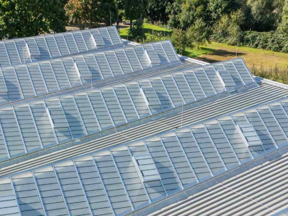 Sporthalle Velux Lichtbänder