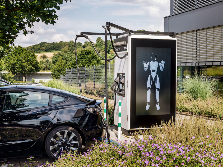 ADS Tec Energy macht schwache Netzanschlüsse schnellladefähig