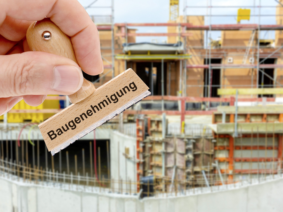 Wohnungsbau: Baugenehmigungen legen zu – EH55-Förderung fortsetzen
