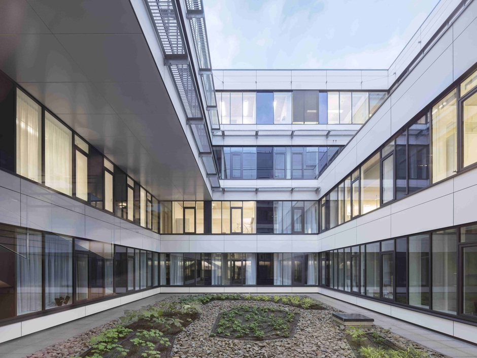 Brandschutzglas in Gesundheitseinrichtungen: Sicher, ästhetisch, hygienisch