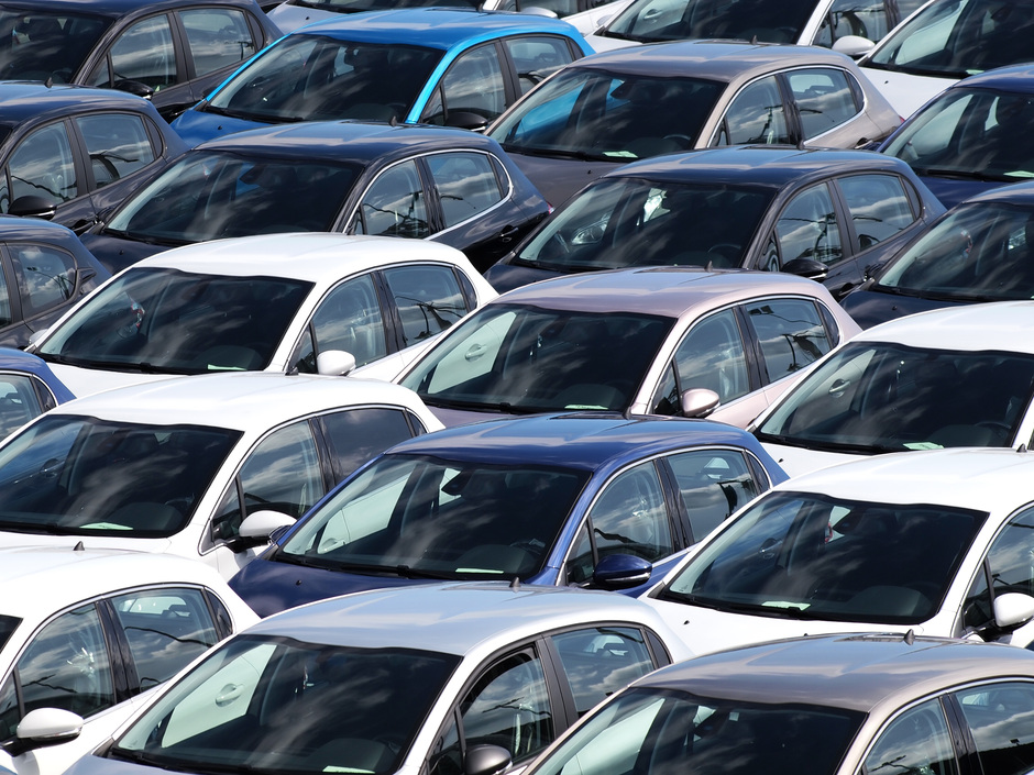 Elektroauto erreicht den Massenmarkt: Chinesische Hersteller und Tesla gewinnen Anteile
