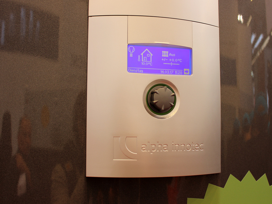 alpha innotec V-line: Invertergeführte alterra Sole/Wasser-Wärmepumpen alpha innotec V-line: Invertergeführte alterra Sole/Wasser-Wärmepumpen