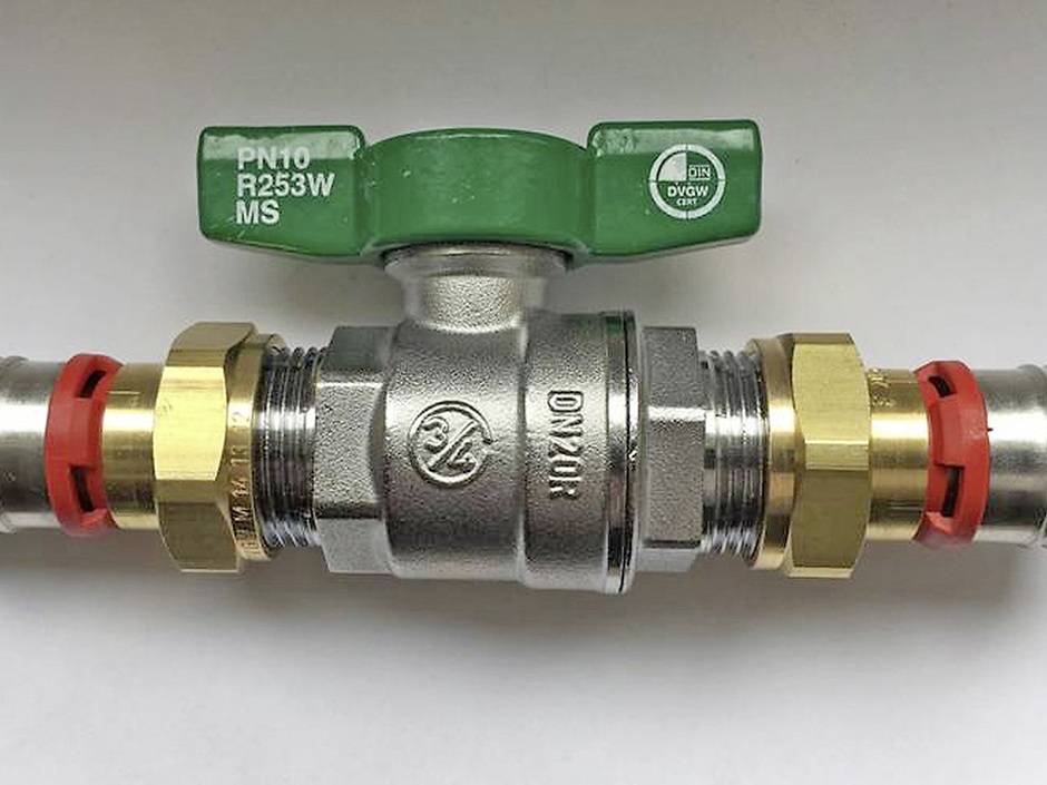 Für Verbundrohrsysteme geeignet: Kugelhahn R253W von Giacomini Für Verbundrohrsysteme geeignet: Kugelhahn R253W von Giacomini