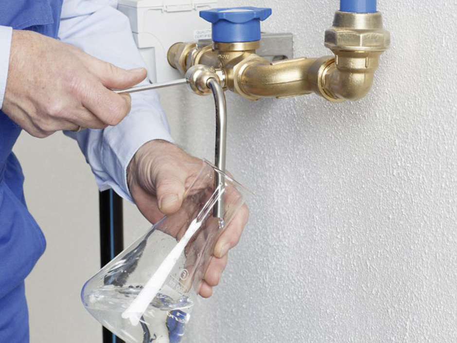 Regelmäßige Stichproben fürs Trinkwassersystem: So geht's Regelmäßige Stichproben fürs Trinkwassersystem: So geht's