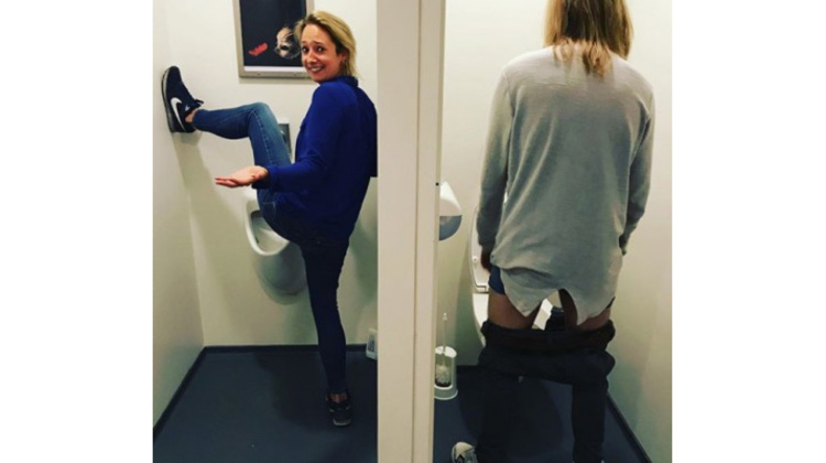 Pissoir-Pinkeln: Frauen-Protest gegen zu wenige Toiletten. © annemarielortz...