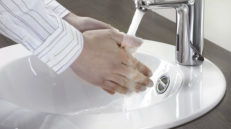 Trinkwasserhygiene Wann Auch Vermieter Und Mieter In Der Pflicht