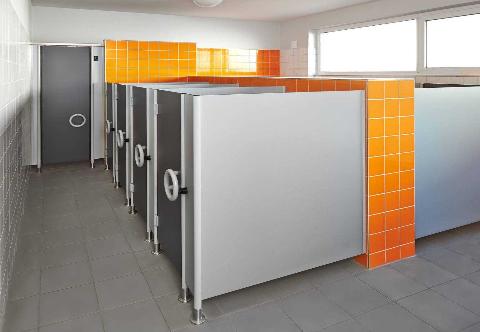 WC-Trennwände für kinderfreundliche Örtchen | Haustec