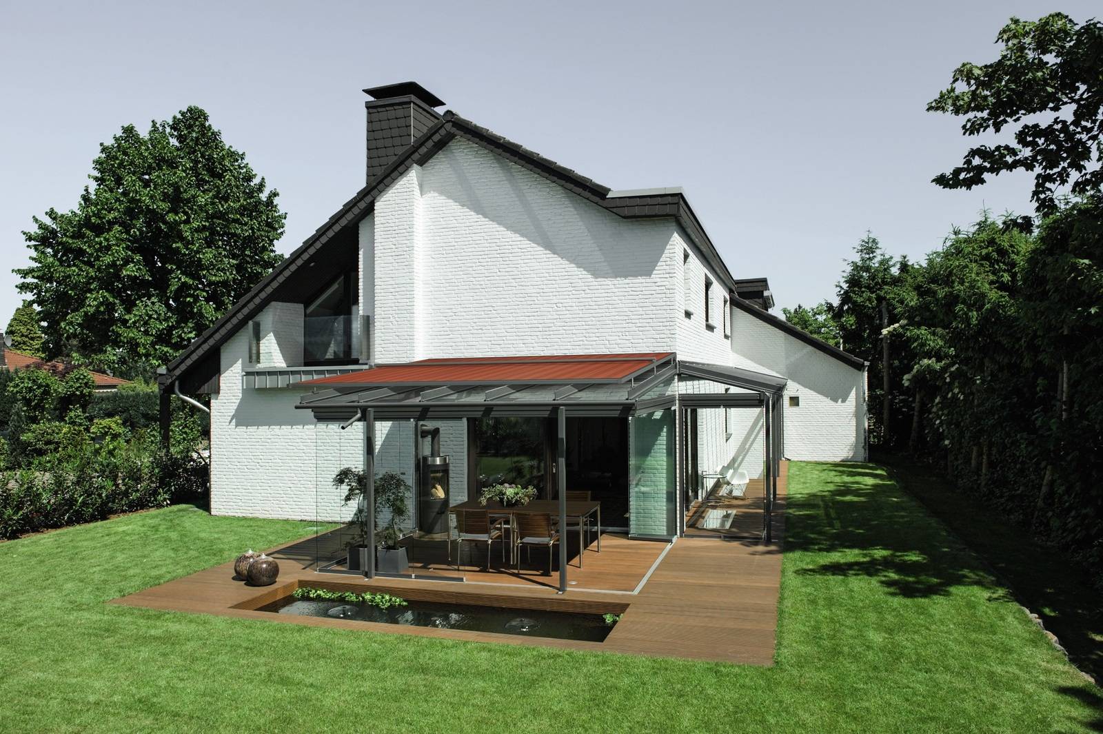 Sonnenschutz auf oder unter dem Glasdach? Haustec