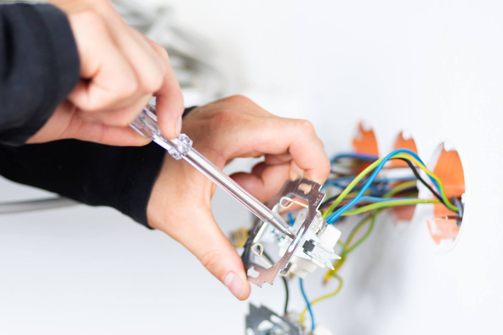 Wie viel kostet eine neue Elektroinstallation im Altbau?