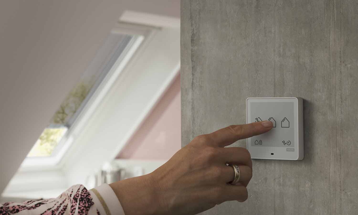 Velux Touch: Komfortable Bedienung per Funk | Haustec