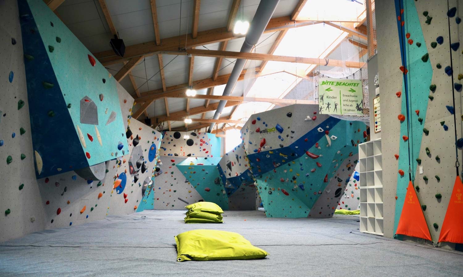 Blocbuster Kletterhalle Bielefeld Herforder Straße Bielefeld Kletterhalle mit multivalenter Strom-, Wärme- und Kälteversorgung über