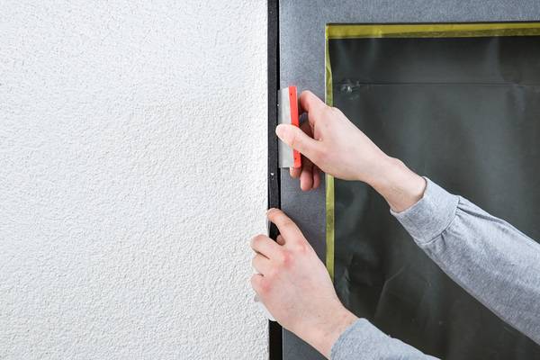 Sto-Dehnfugenband anbringen und ...