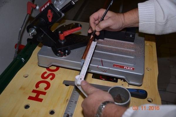 Schritt 1: Anzeichnen des Schnitts. Schritt 1: Anzeichnen des Schnitts.