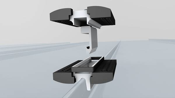 Klemmsystem aus zwei Teilen: Zuerst wird das Unterteil kippsicher auf dem Falz montiert... Klemmsystem aus zwei Teilen: Zuerst wird das Unterteil kippsicher auf dem Falz montiert...