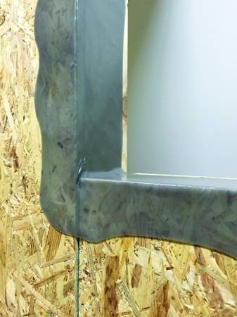 Das Spezialklebeband 3M FAST-UC 8045 versiegelt Fenster- und Türrahmen.