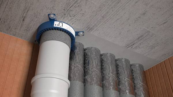 Die Alpex-Rohre von Fränkische dürfen im Nullabstand zu brennbaren Kunststoff-Abwasserrohren verlegt werden. Dafür müssen diese mit der Doyma Curaflam Manschette und Alpex mit einer geprüften Dämmschale versehen sein. Die Alpex-Rohre von Fränkische dürfen im Nullabstand zu brennbaren Kunststoff-Abwasserrohren verlegt werden. Dafür müssen diese mit der Doyma Curaflam Manschette und Alpex mit einer geprüften Dämmschale versehen sein.