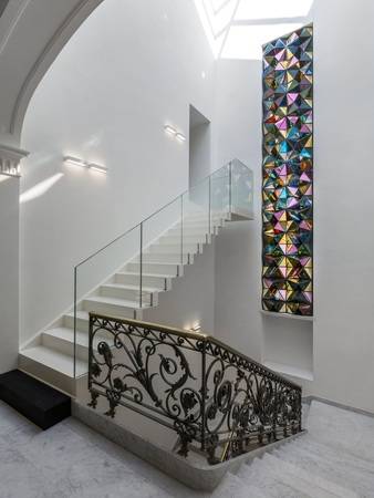 Der Hauptsitz der Fondazione Agnelli wurde zum intelligenten Bürogebäude, das mit Menschen interagiert. Der Hauptsitz der Fondazione Agnelli wurde zum intelligenten Bürogebäude, das mit Menschen interagiert.