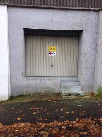 Sie ist vielleicht nicht ohne weiteres befahrbar, aber immerhin war der Handwerker so nett, und hat für ältere Nutzer ein Treppchen angebracht.