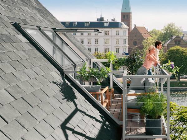 Mit dem Dachbalkon entsteht zusätzliche Wohnfläche, da die Balkonfläche dort liegt, wo der Raum unter dem Dach wegen seiner geringen Höhe ohnehin nicht genutzt werden kann.