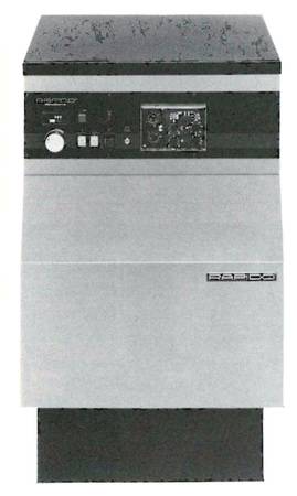 Bei der Öl-Compact-Heizzentrale F70 NTU von Rapido steckten Ölbrenner, Ausdehnungsgefäß, vierstufig regelbare Umwälzpumpe, Sicherheitsventil und Kesselsteuerung platzsparend unter der Haube.