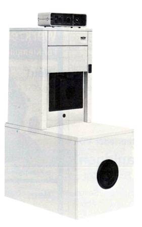 Beim Niedertemperatur-Heizkessel aus Gußeisen von Wolf konnte die Flamme dank optimiertem Feuerraum ganz ausbrennen. In Verbindung mit der heißen Brennkammerrückwand wurde so eine rußfreie Verbrennung erreicht.