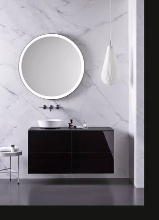 Bild 18: Exklusivität vermittelt dieses Bad in starken schwarz-weiß Kontrasten.