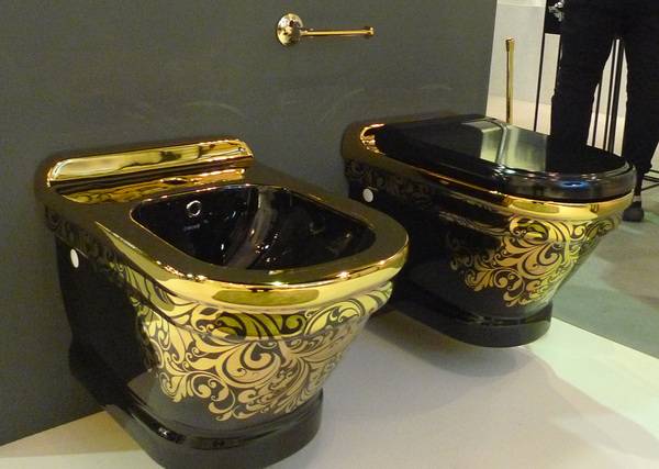 Creavit hat diese edlen Teile auf der ISH präsentiert. Sind angeblich Verkaufshits im arabischen Raum. Creavit hat diese edlen Teile auf der ISH präsentiert. Sind angeblich Verkaufshits im arabischen Raum.