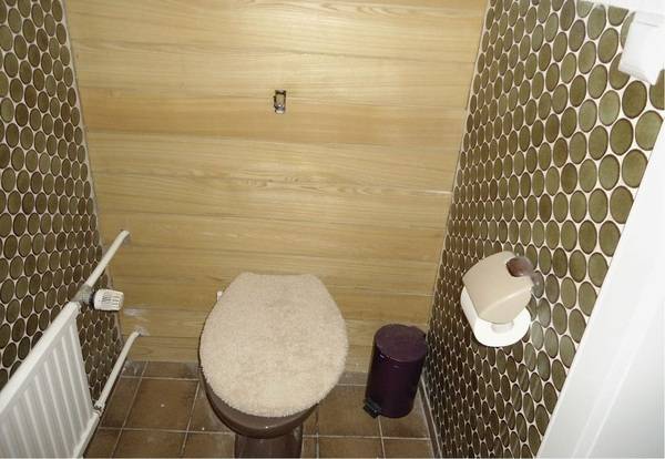 Hier hat der Schreiner ganze Arbeit geleistet und eine neue Art der Vorwandinstallation kreiert - mit integriertem Druckspüler. Vielen Dank an R. Schirmer!