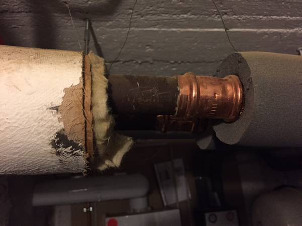 Wir präsentieren: Die Muffe für alle Fälle! Kaum zu glauben, dass es funktioniert und dicht bleibt. Aber manchmal mischt man sich besser nicht ein... Herzlichen Dank, M. Schreiegg! Wir präsentieren: Die Muffe für alle Fälle! Kaum zu glauben, dass es funktioniert und dicht bleibt. Aber manchmal mischt man sich besser nicht ein... Herzlichen Dank, M. Schreiegg!