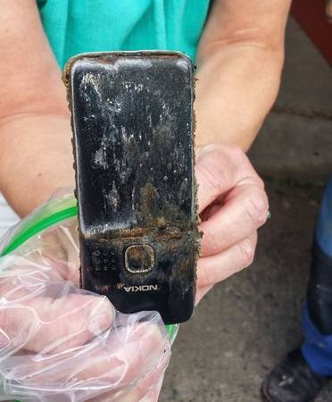 ... Es war regelrecht festgekittet. Die Kundin vermisste es nicht. Und – nein, das WC stand nicht in einer Haftanstalt o.ä., sondern in einer Mietwohnung.