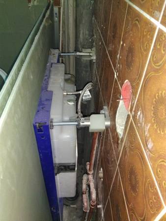 Schnelle Montage mit der Lizenz zum Wasserschaden... Schnelle Montage mit der Lizenz zum Wasserschaden...