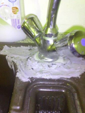 Man muss das positiv sehen, so sieht man später wenigstens keine Kalkränder!