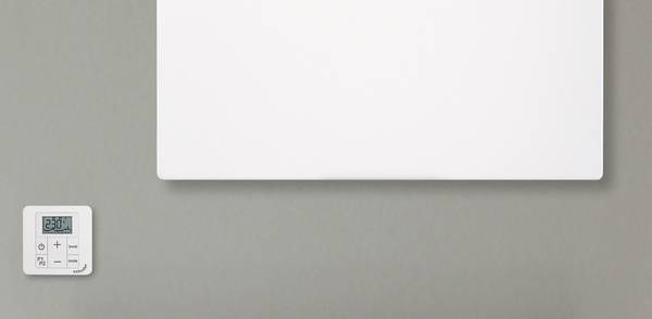 Die neue Elektronikeinheit RACY-C, die ohne sichtbare Steuerkomponenten am Heizkörper auskommt, in Verbindung mit dem zugehörigen Steuergerät Modell 2 entspricht der Ökodesign-Richtlinie.  Die neue Elektronikeinheit RACY-C, die ohne sichtbare Steuerkomponenten am Heizkörper auskommt, in Verbindung mit dem zugehörigen Steuergerät Modell 2 entspricht der Ökodesign-Richtlinie.