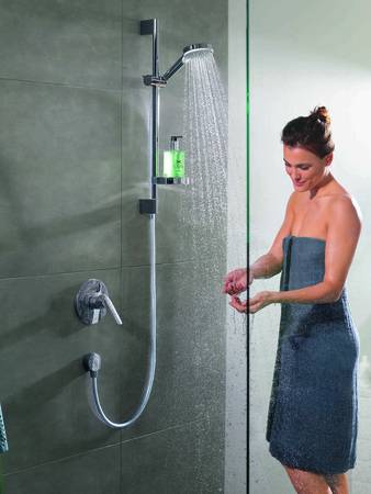 Die in die Wand integrierte Technik des Novus Brausemischers lässt die Dusche aufgeräumt ästhetisch wirken