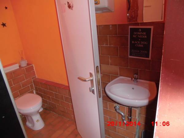 "Die Drückerplatte ist kaputt!" - Diesen innovativen Unterputz-Spülkasten fand H. Pretzsch - herzlichen Dank!...