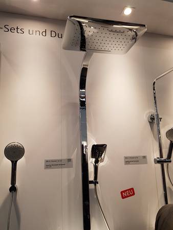 Neu ist auch das HSK Aquatray mit Schwall.