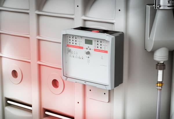 Integrierte Probenahmemöglichkeit, Lufteinperlung in der Hebeanlage und eine Gesamtanlagensteuerung mit großem Display, übersichtlicher Menüstruktur und grafischer Darstellung der Entsorgungsabläufe sorgen für Bedienkomfort.