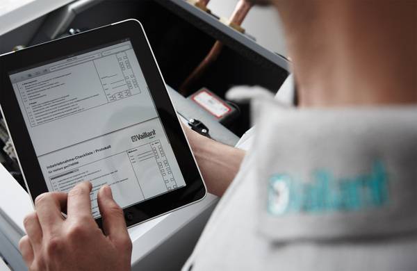 Immer mehr Fachhandwerker entscheiden sich aus den unterschiedlichsten Gründen dafür, Wartungstätigkeiten an den Hersteller zu delegieren.